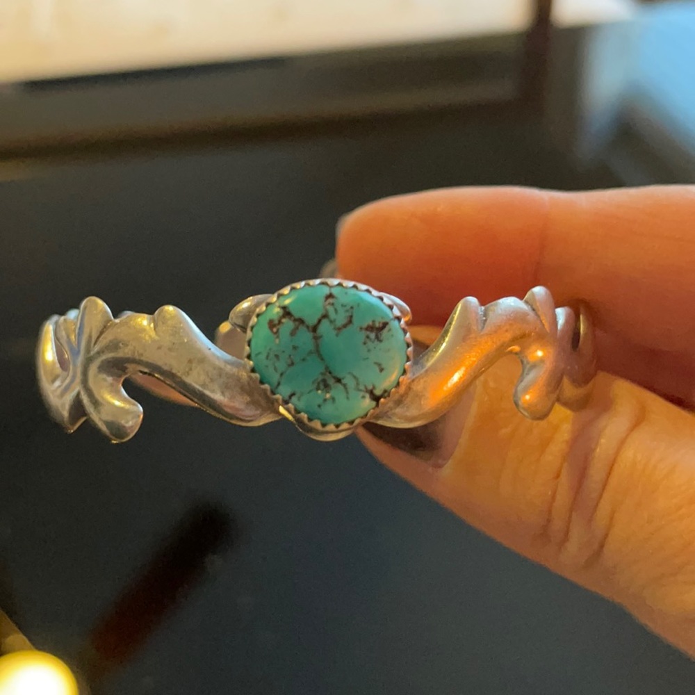 Women’s Turquoise and Silver cuff